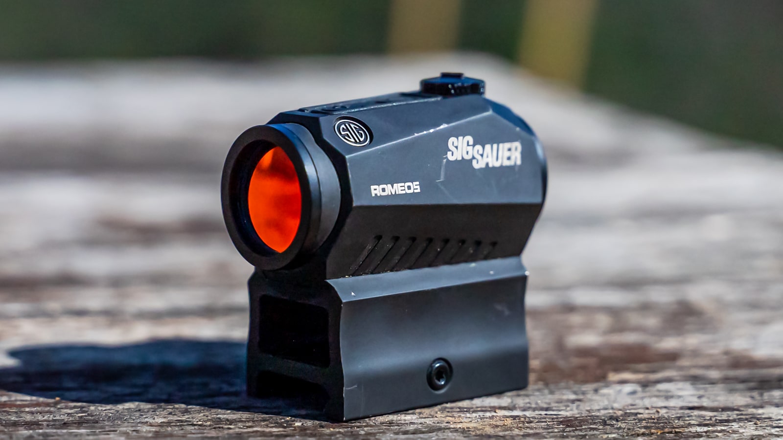 Best Red Dot Sights for Smith & Wesson FPC